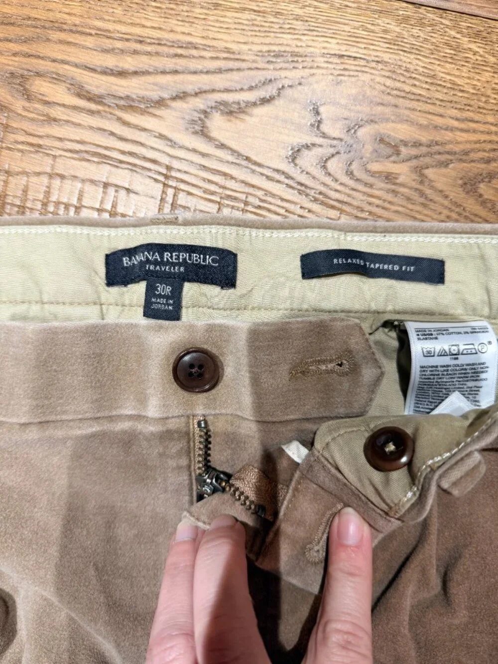 Banana Republic Traveler Tan Khaki Relaxed Tapered Pants Men's 30R